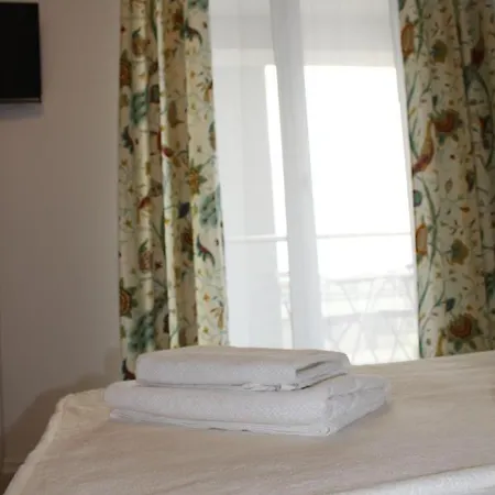 Olivia Apartment *