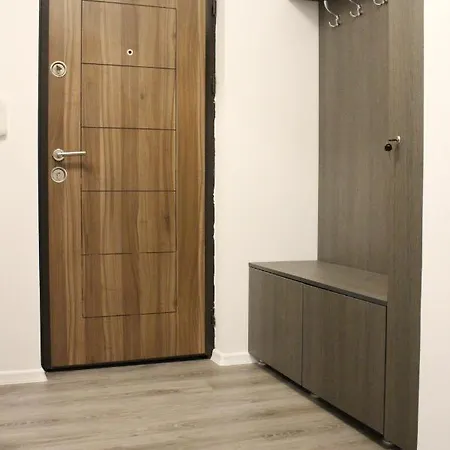 Olivia Apartment *